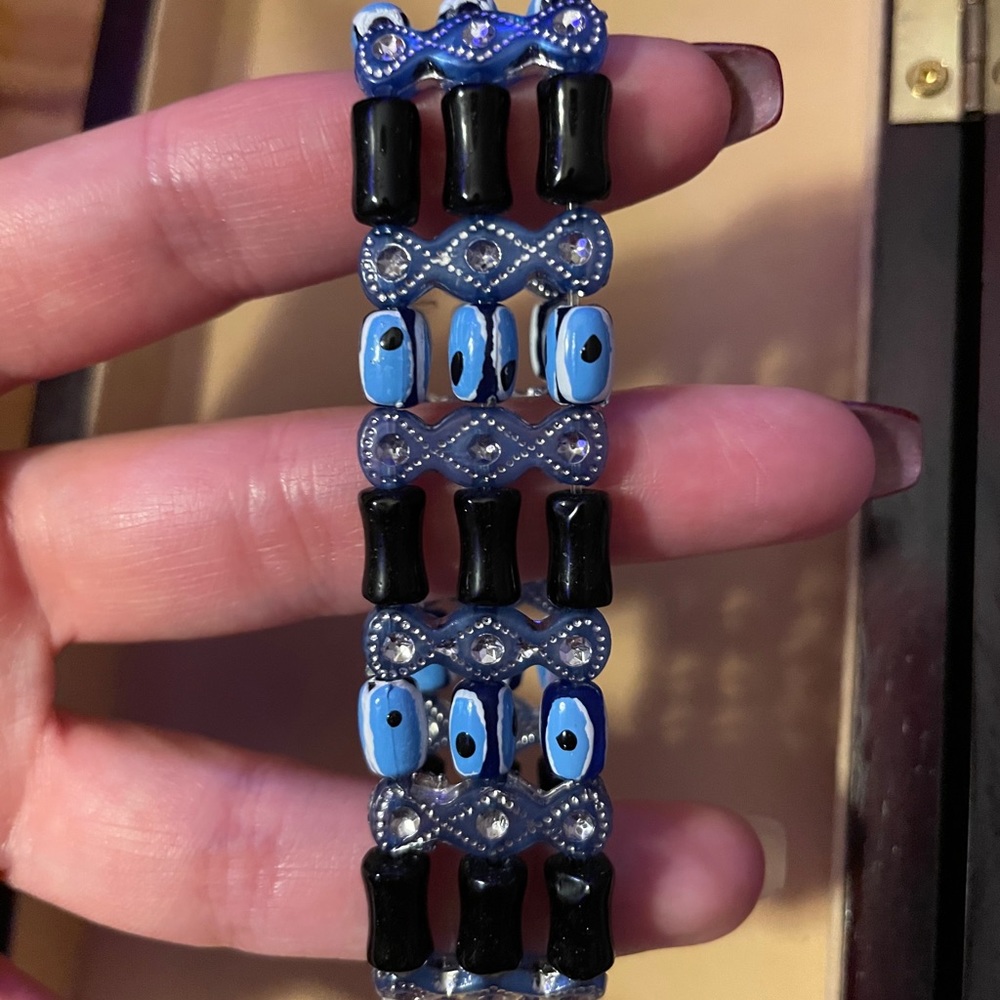 Blue bead worn against the evil eye - Picture 3 of 4